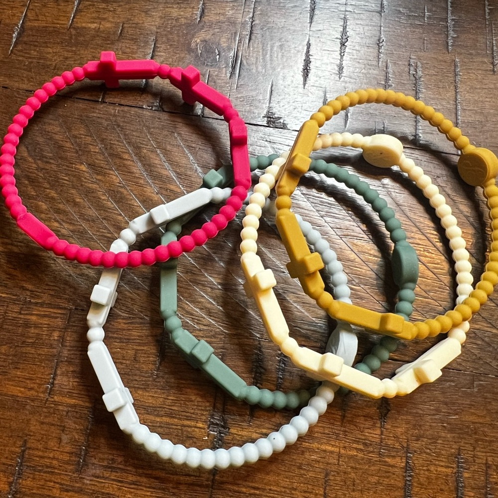 Plunder Colorful Cross Stretch Bracelet Set - Pastel and Bright Mix - Lot A030 - Picture 4 of 4